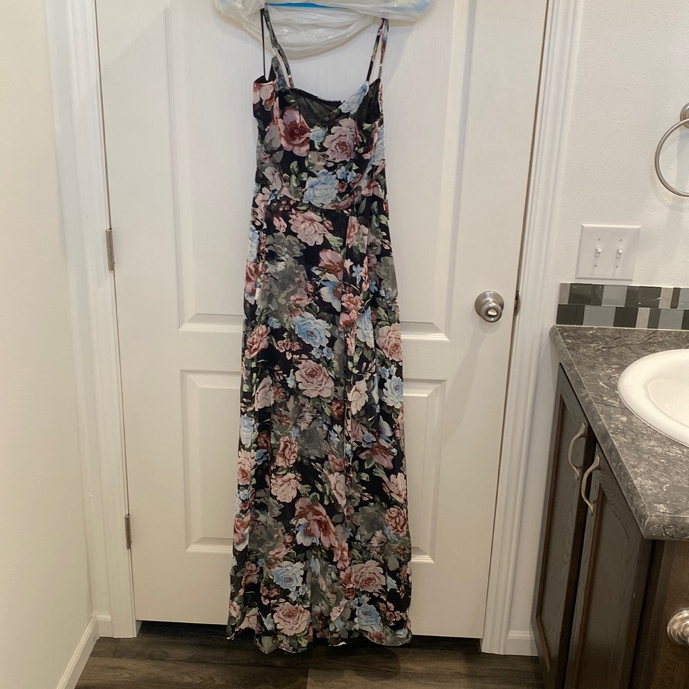 New Women’s Small Floral Dress